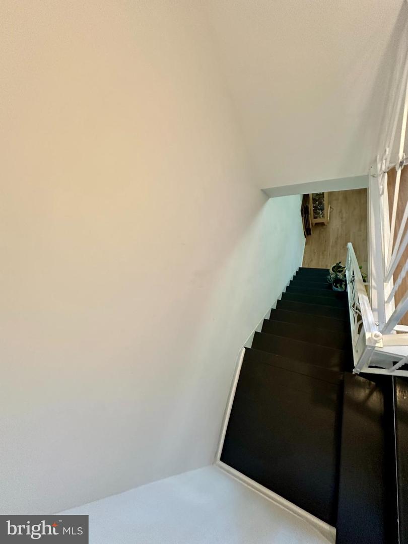 7411 Rugby St Property Photo 6