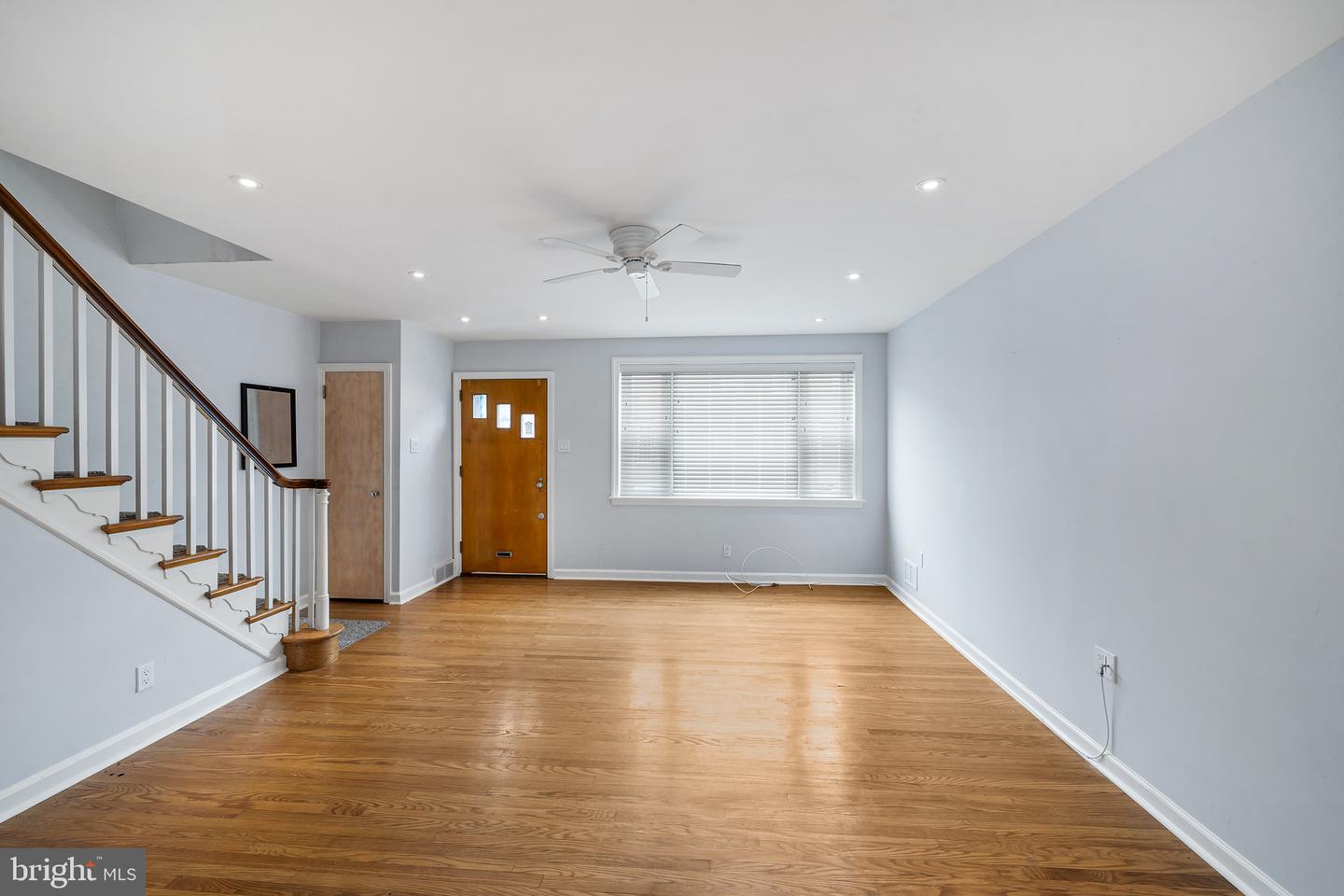 3053 Gaul St Property Photo 4