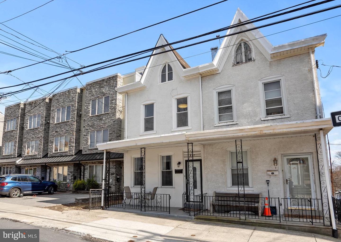 327 Delmar St Property Photo