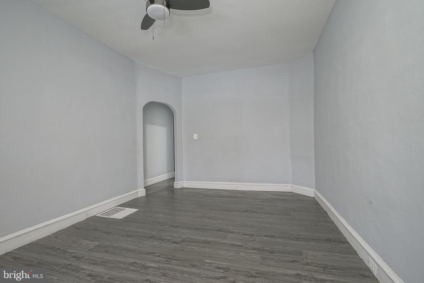 5847 Willows Ave Property Photo 7