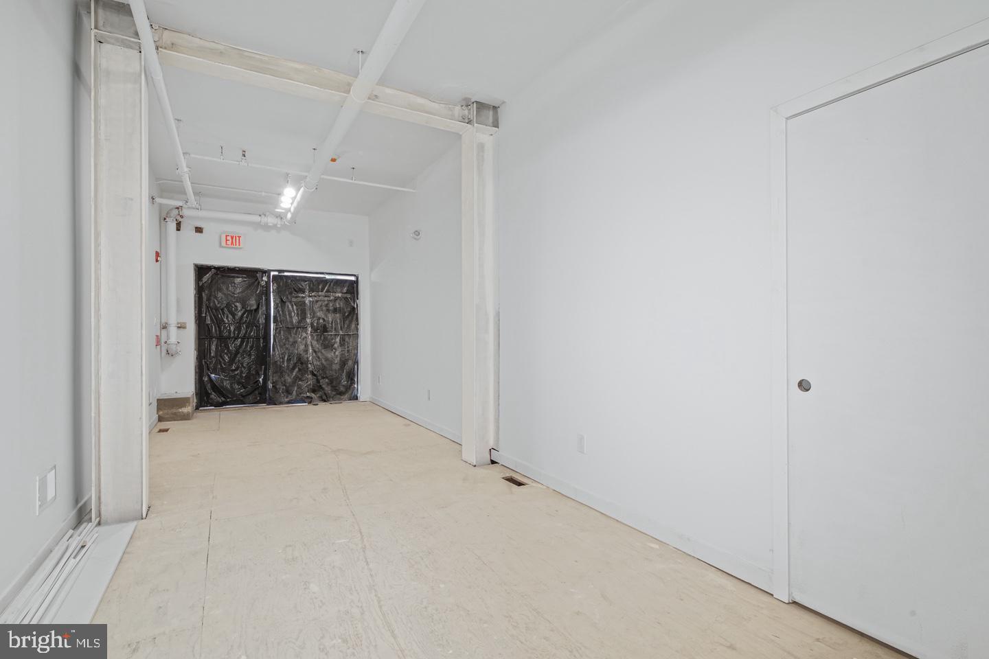 1246 N Front St Property Photo 5