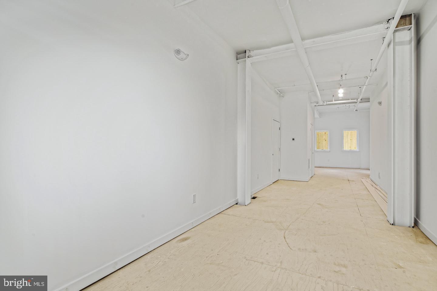1246 N Front St Property Photo 7
