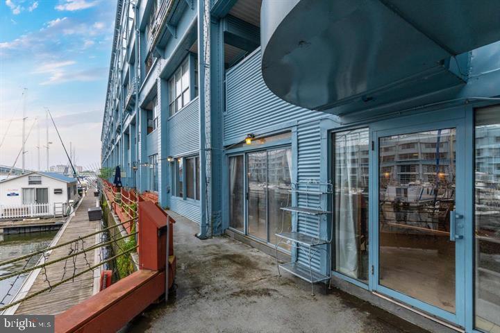 3-5 N Columbus Blvd Property Photo 49