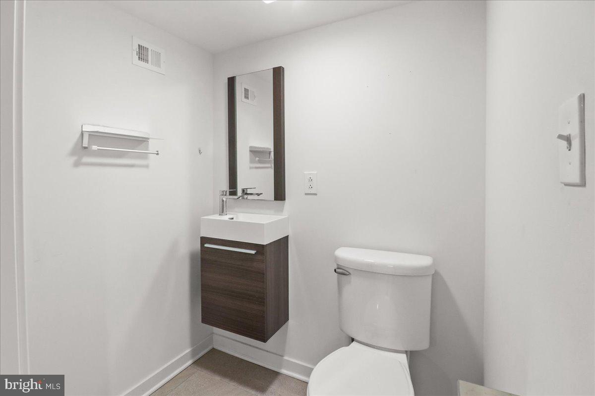 1521 S Capitol St Property Photo 19