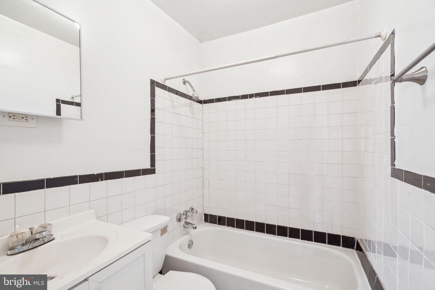 101 E Pleasant St Property Photo 10
