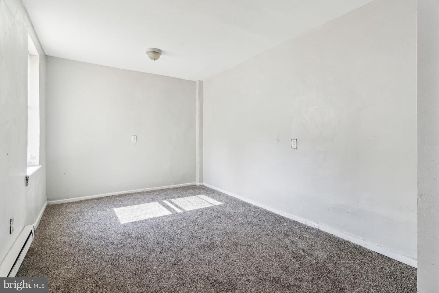 101 E Pleasant St Property Photo 18