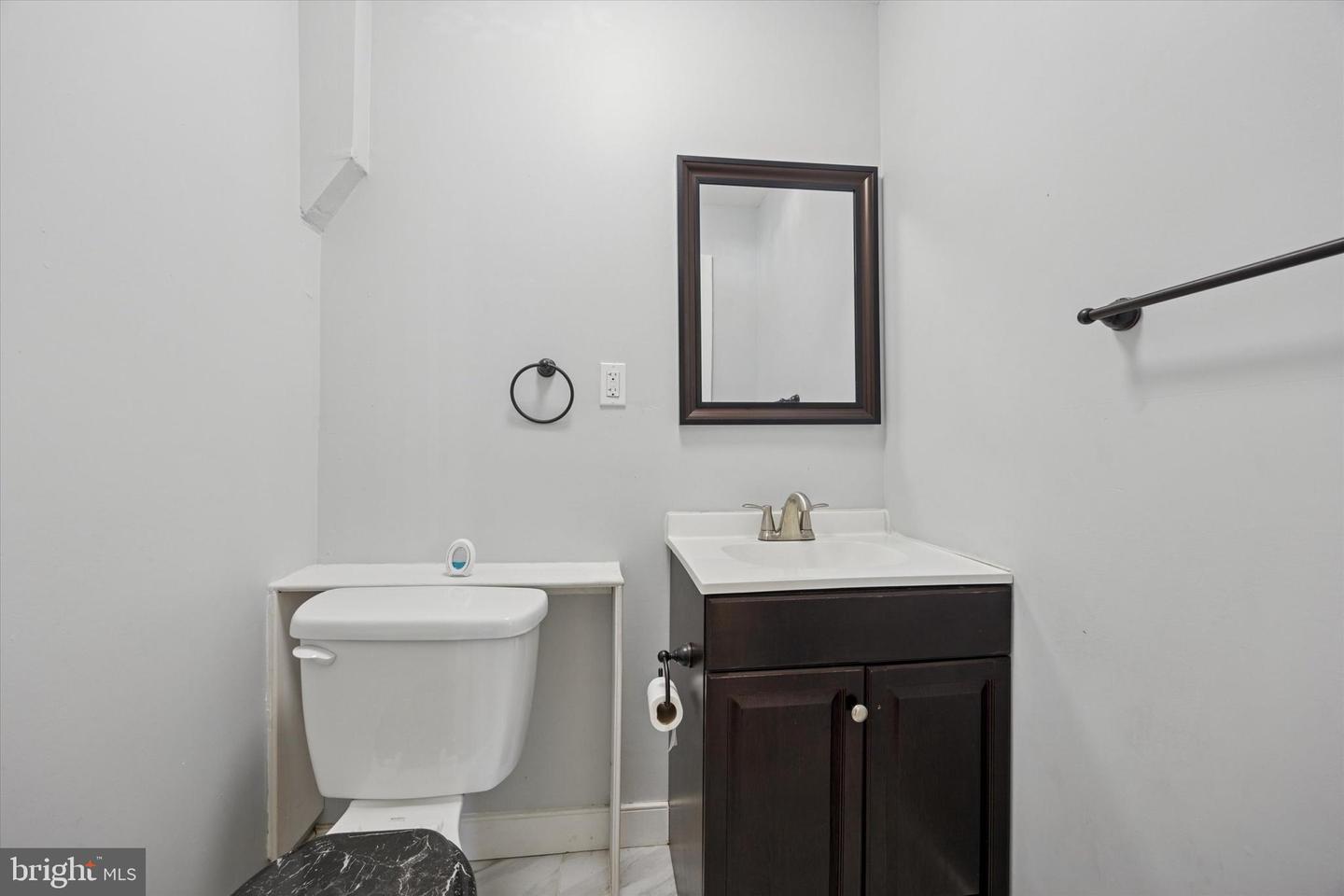 244 N Alden St Property Photo 12