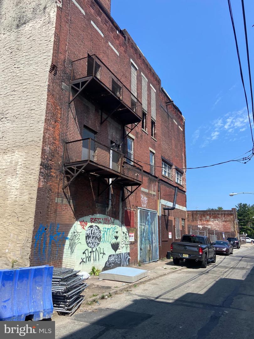 967-73 N 9th St Property Photo 1