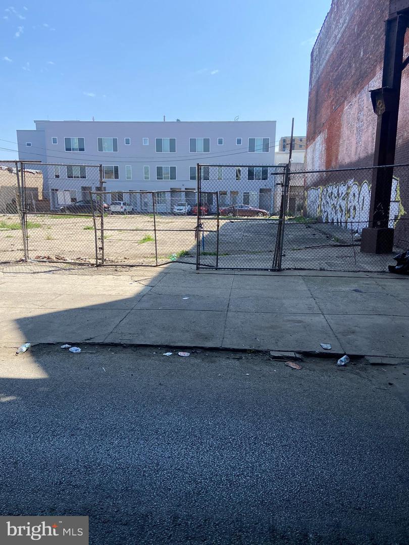 967-73 N 9th St Property Photo 2