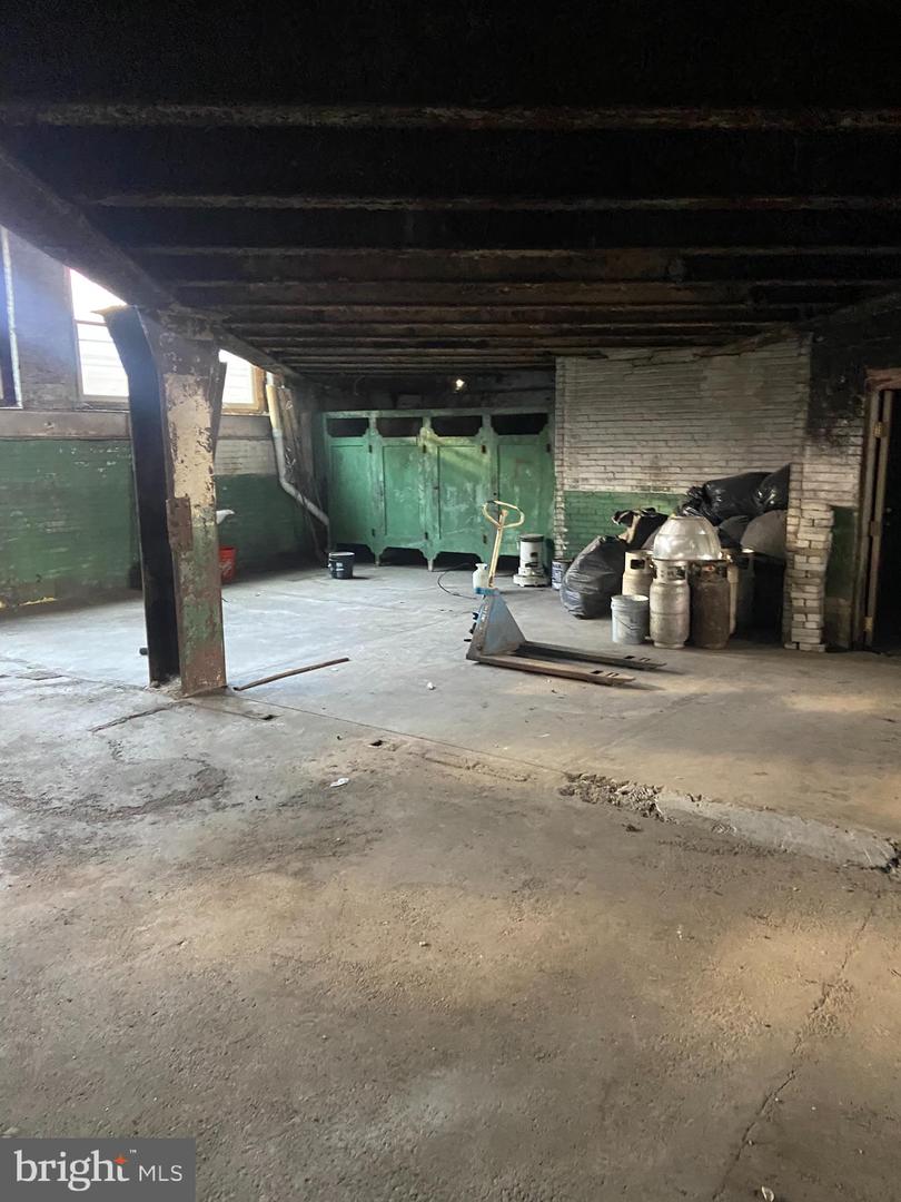 967-73 N 9th St Property Photo 9