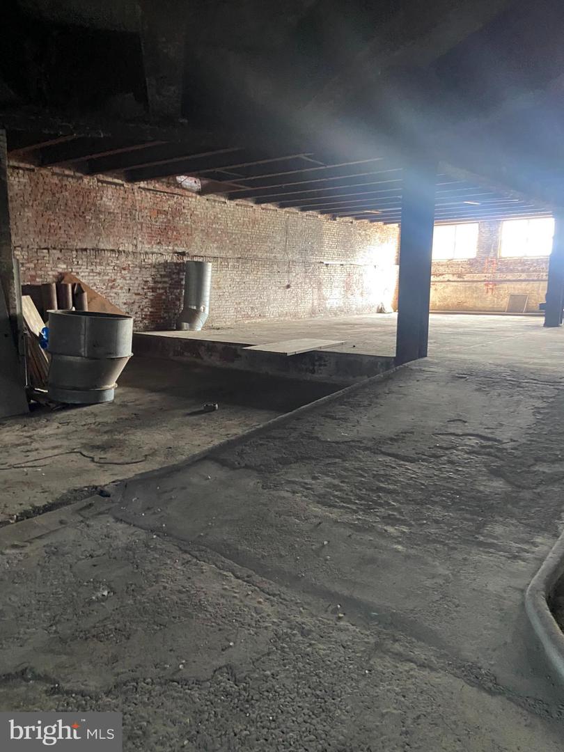 967-73 N 9th St Property Photo 11