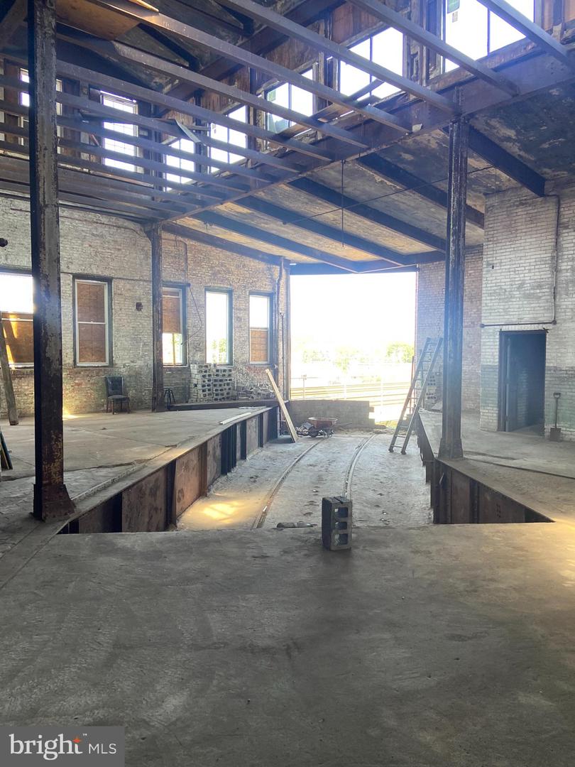 967-73 N 9th St Property Photo 15