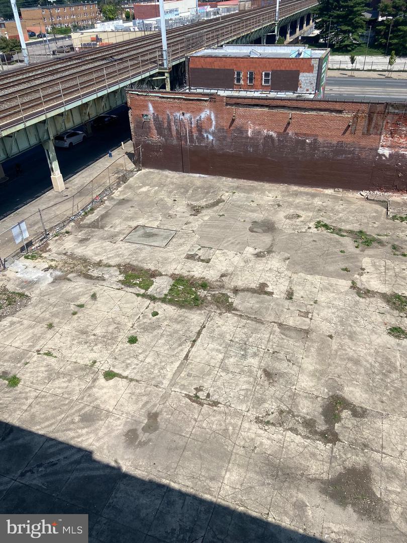 967-73 N 9th St Property Photo 24