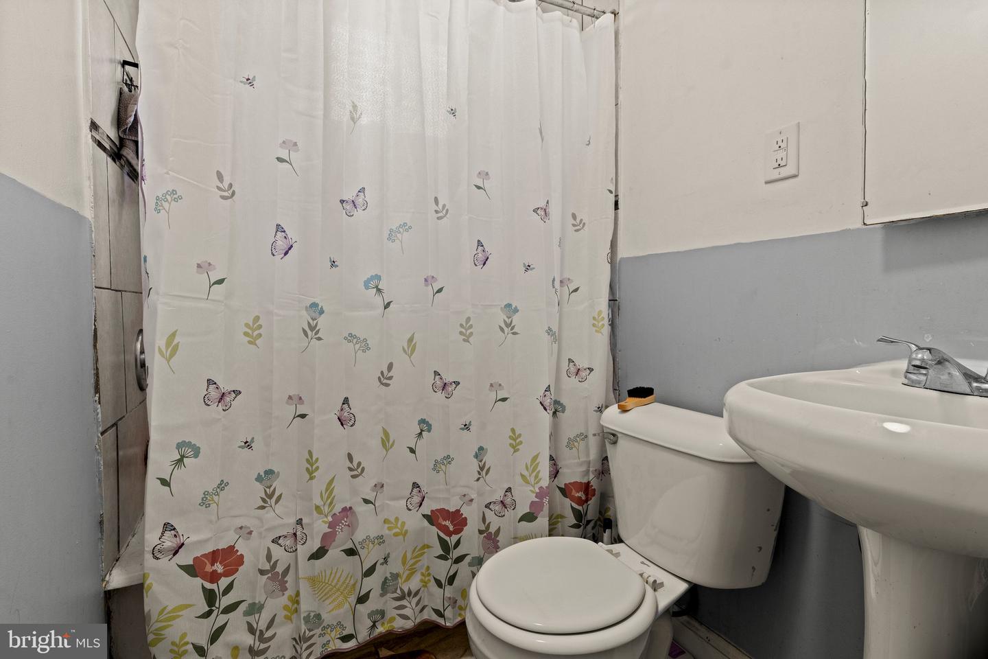 5820 Theodore St Property Photo 6
