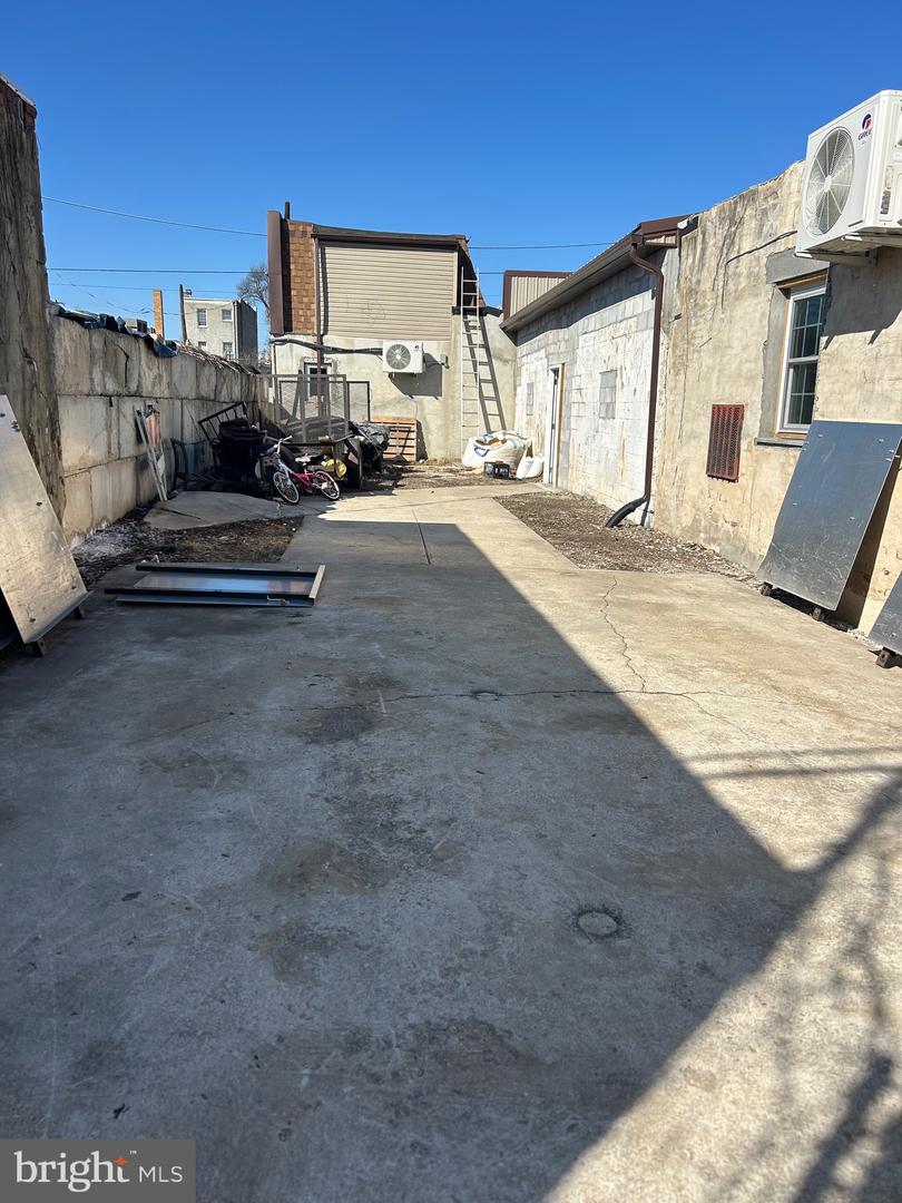 6216 W Girard Ave #rear Property Photo 1