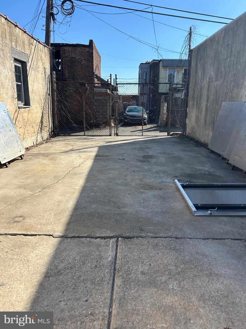 6216 W Girard Ave #rear Property Photo 6