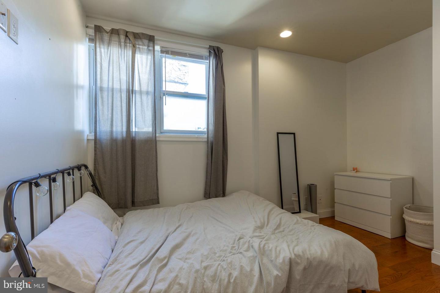 2027 S Bancroft St Property Photo 9