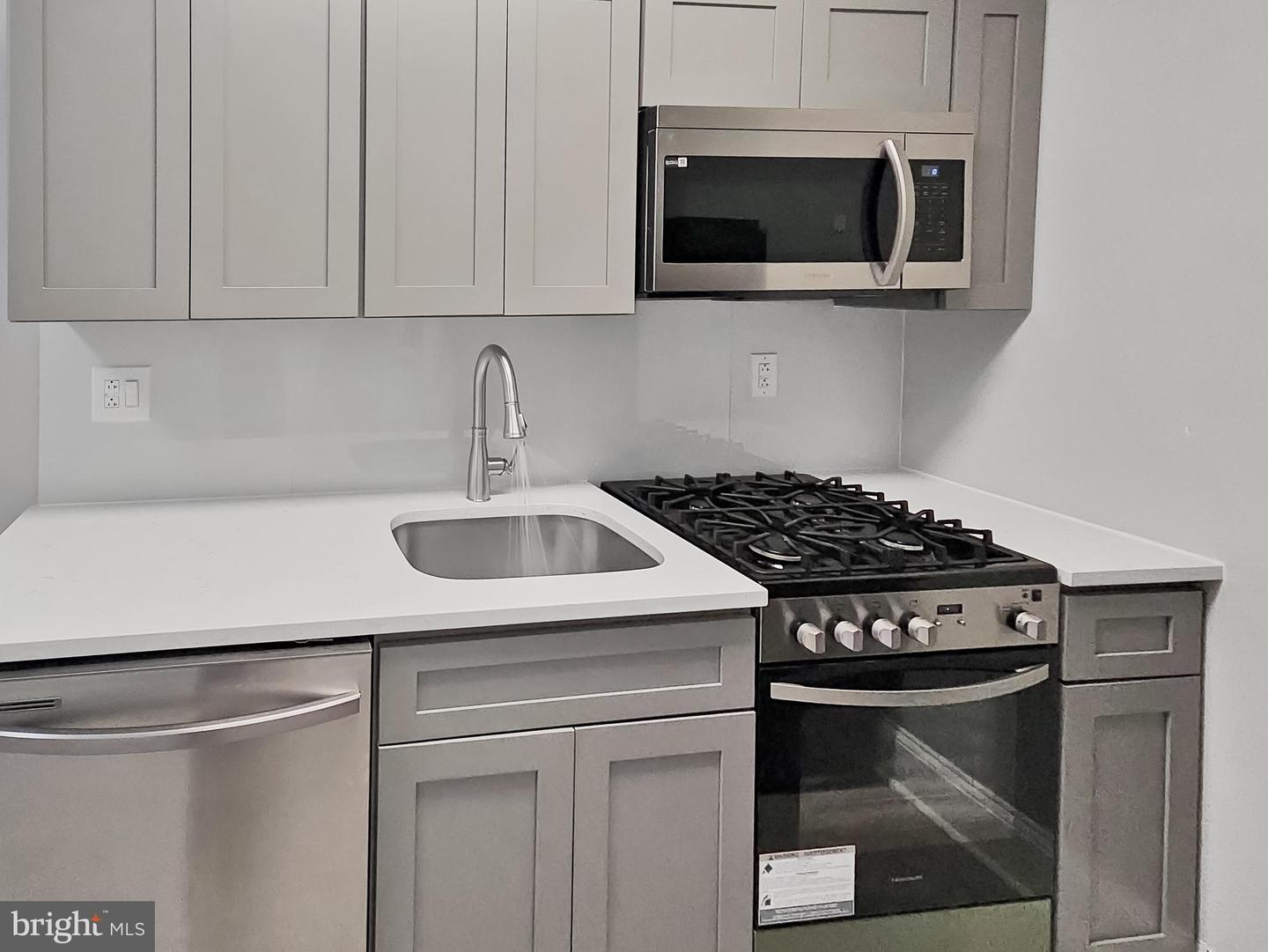 1101 N 41st St #2ra Property Photo 3