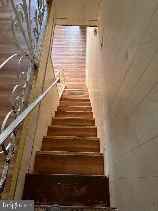 1920 Ruan St Property Photo 3