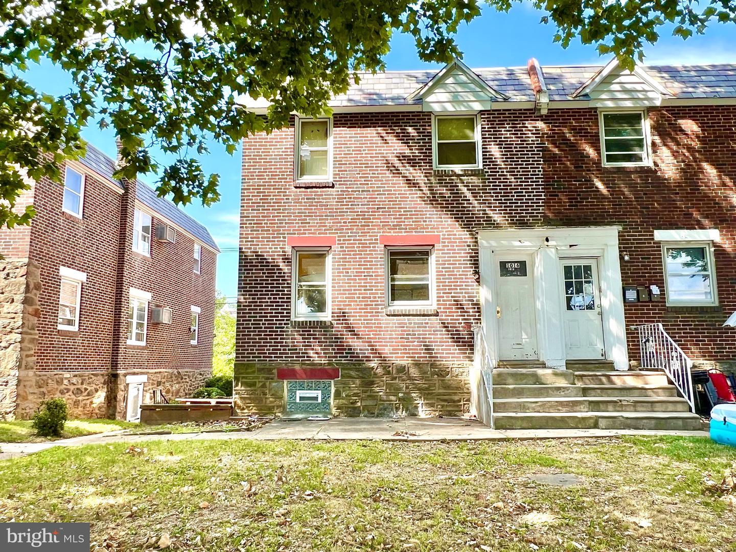 1016 Unruh Ave Property Photo 1