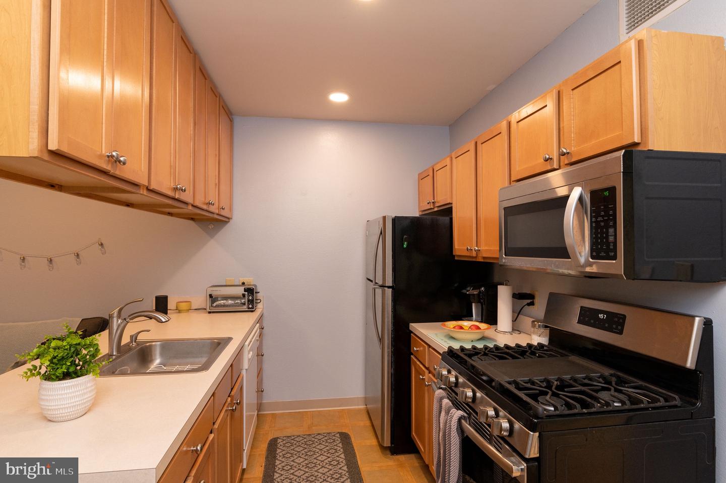 1100 Vine #1105 Property Photo 4