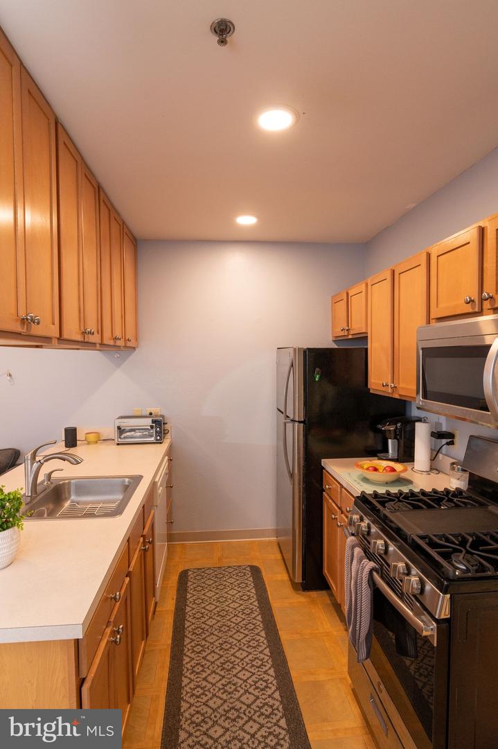 1100 Vine #1105 Property Photo 7