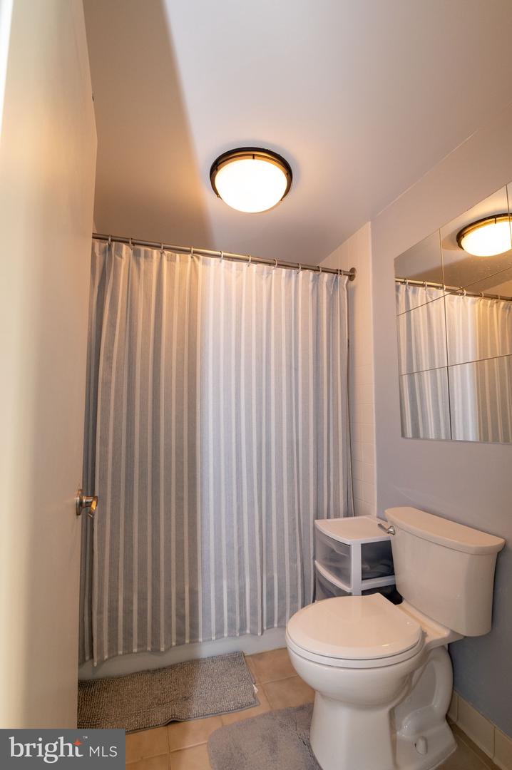1100 Vine #1105 Property Photo 12