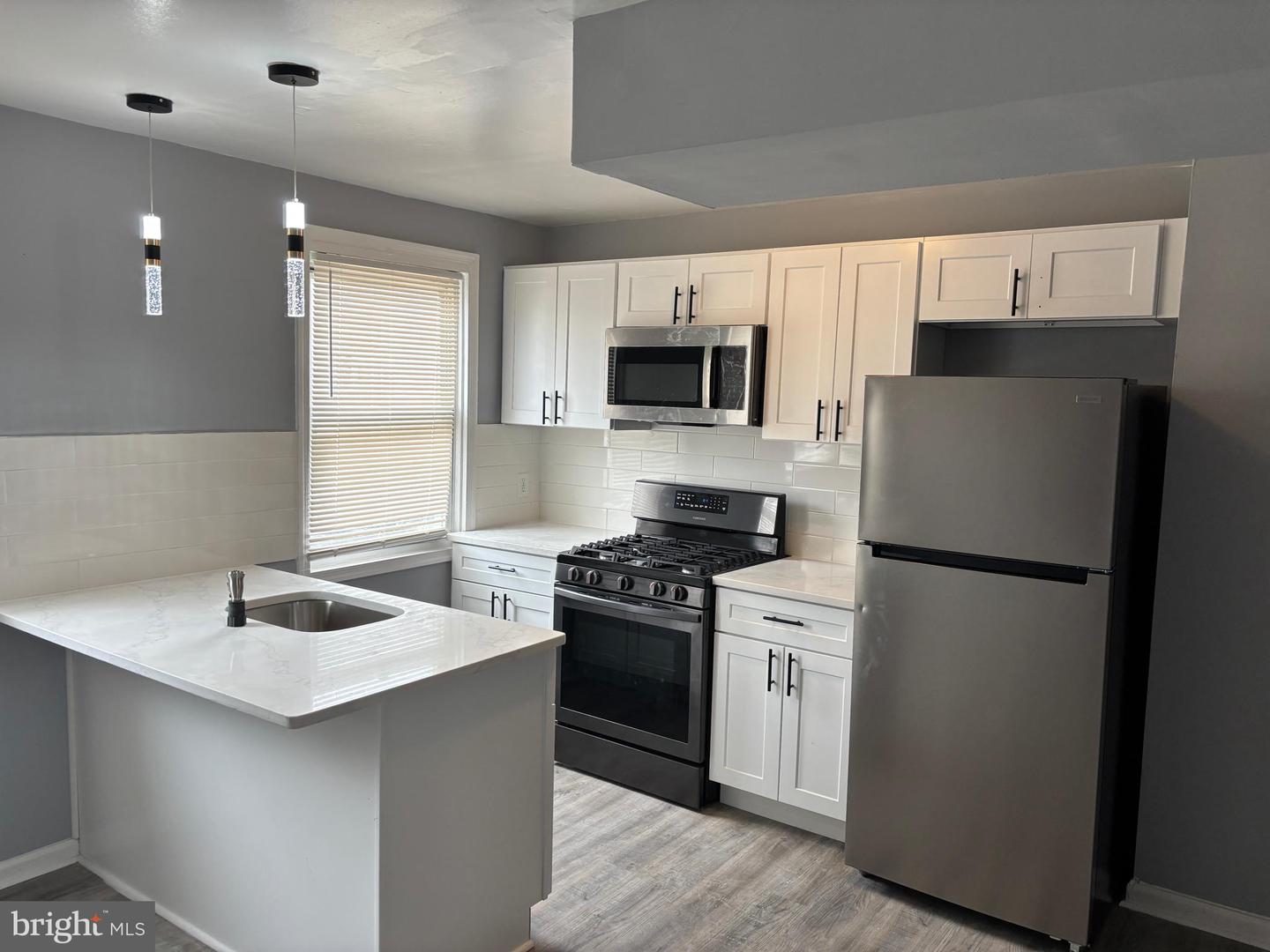 6040 Shisler St Property Photo
