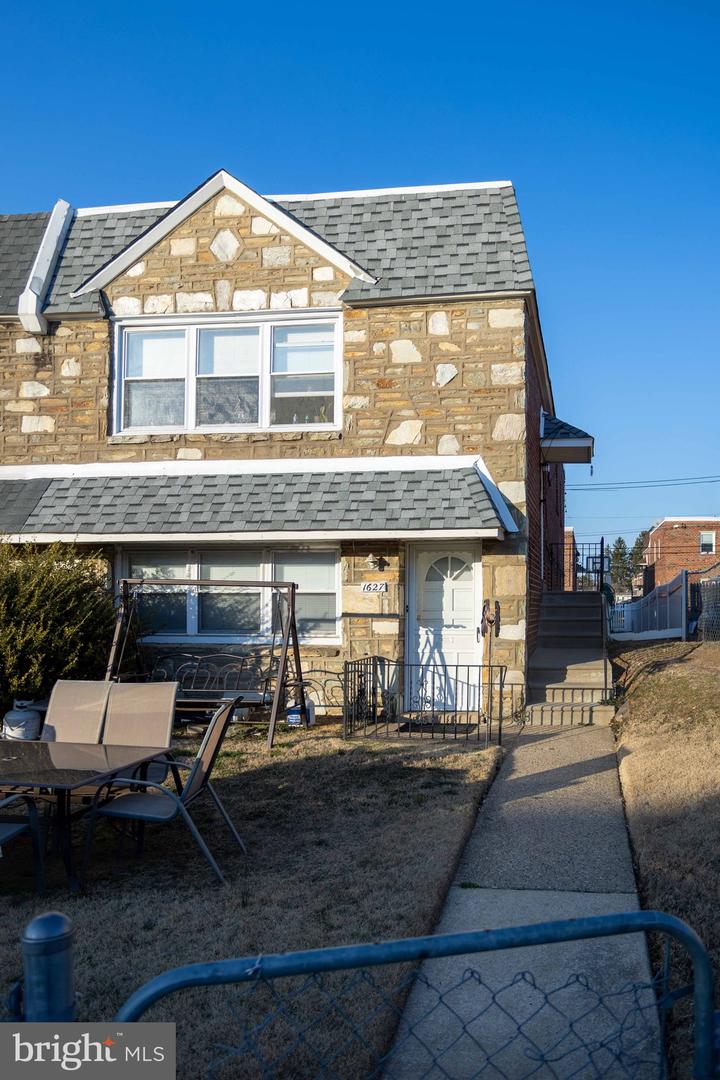 1627 Griffith St Property Photo