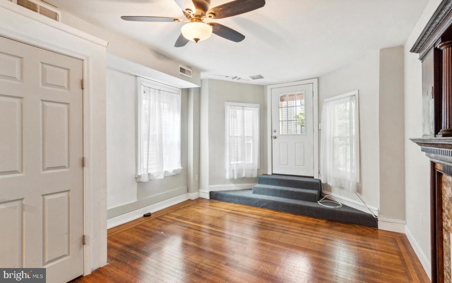 3813 Baring St Property Photo 14