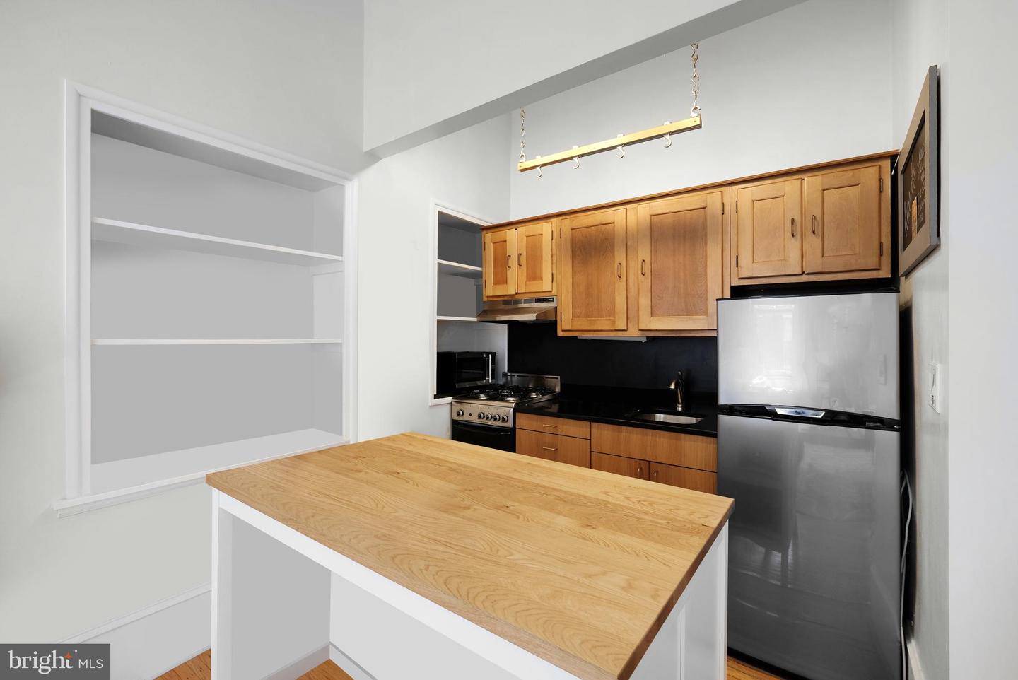 1725 Pine St Property Photo 14