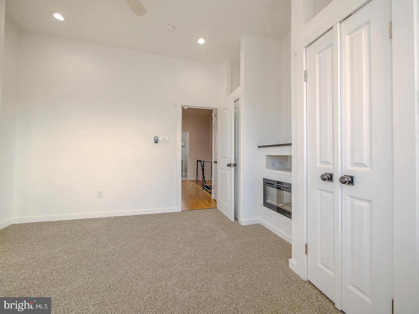 913 S Yewdall St Property Photo 9