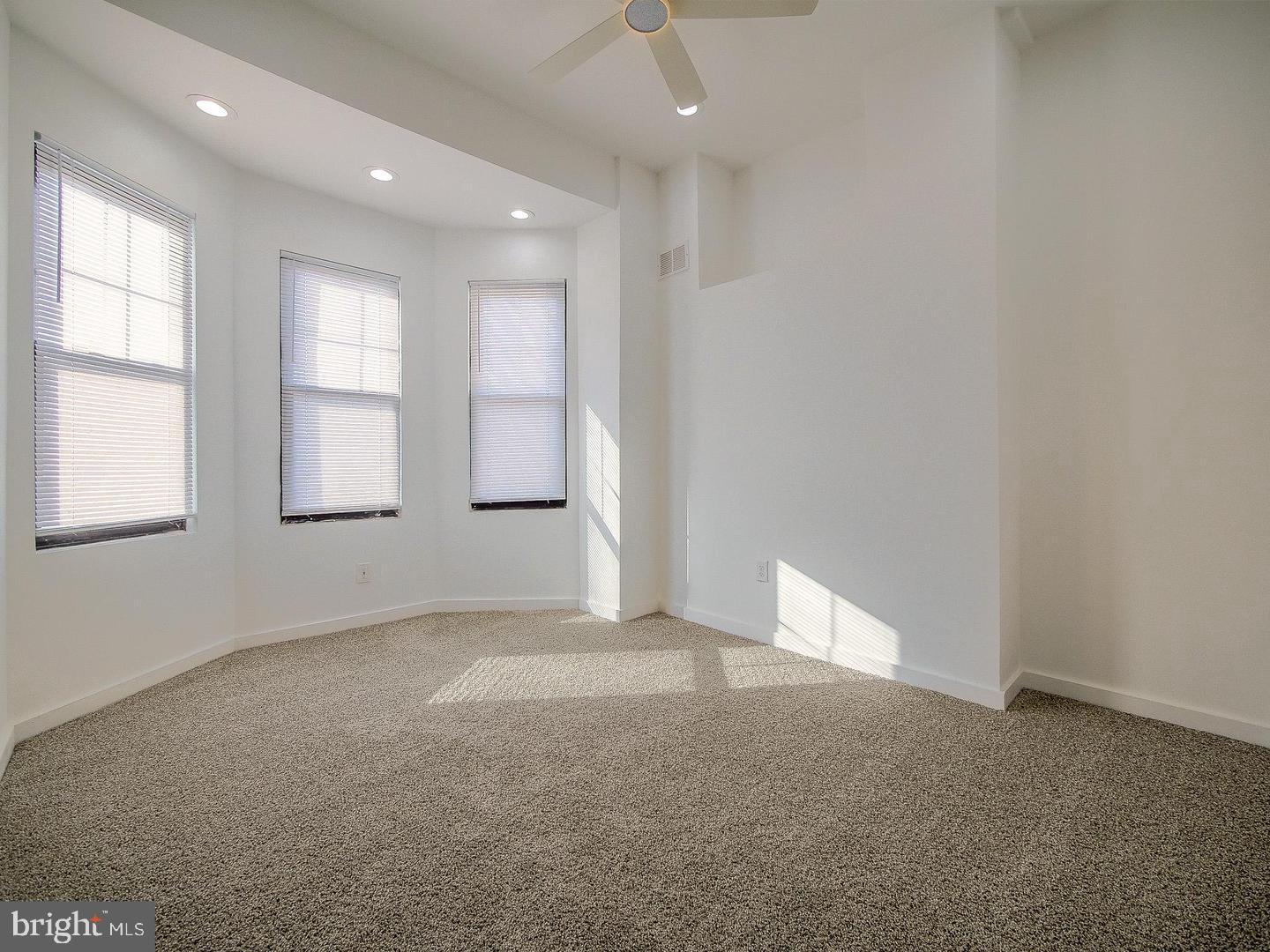 913 S Yewdall St Property Photo 10