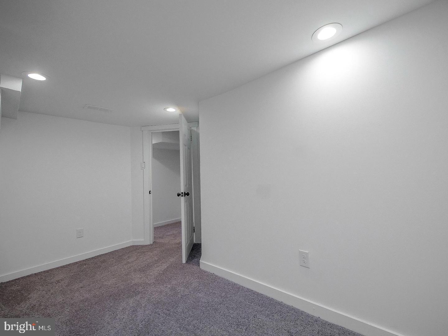 913 S Yewdall St Property Photo 19