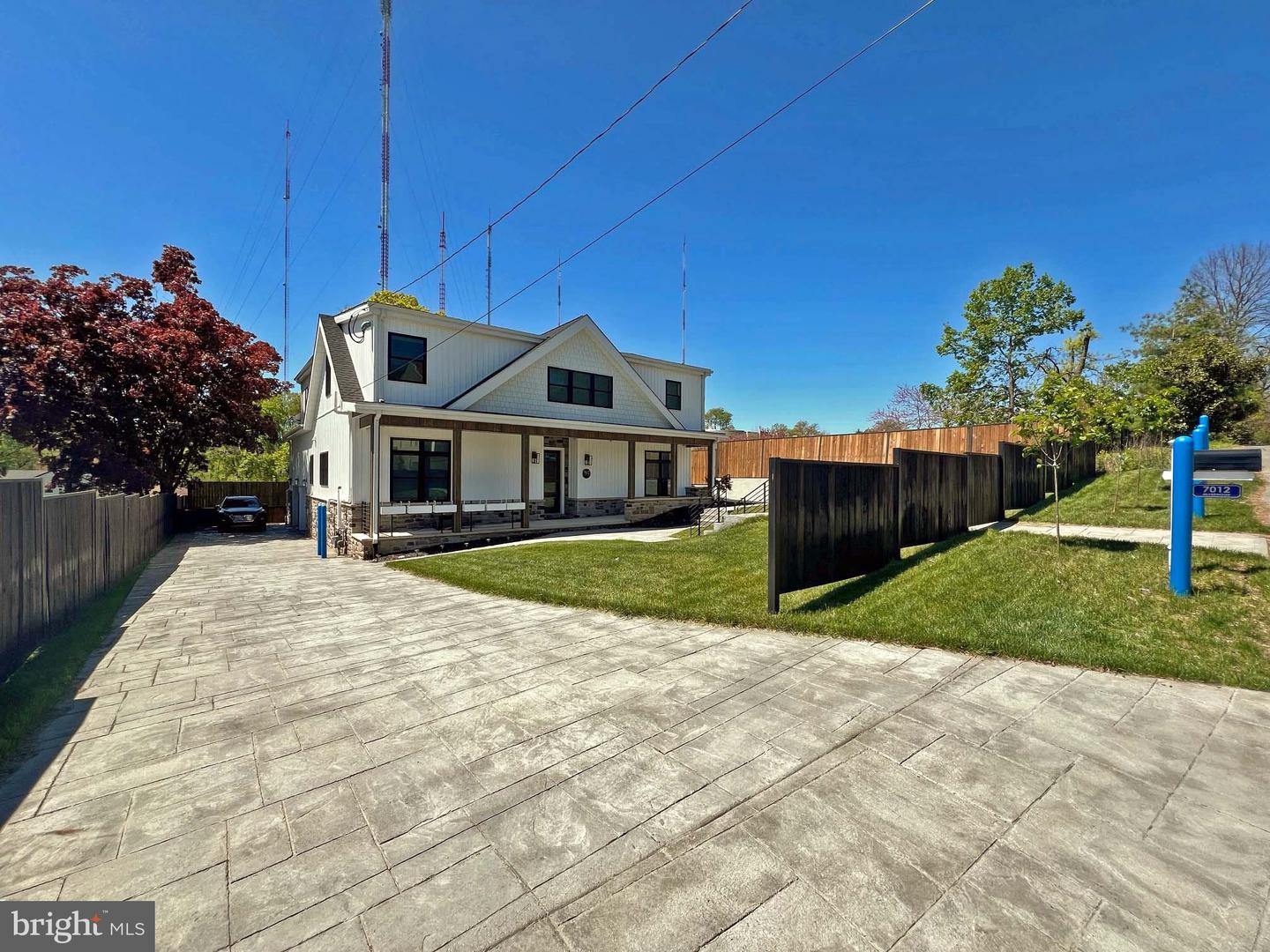 7012 Silverwood St Property Photo