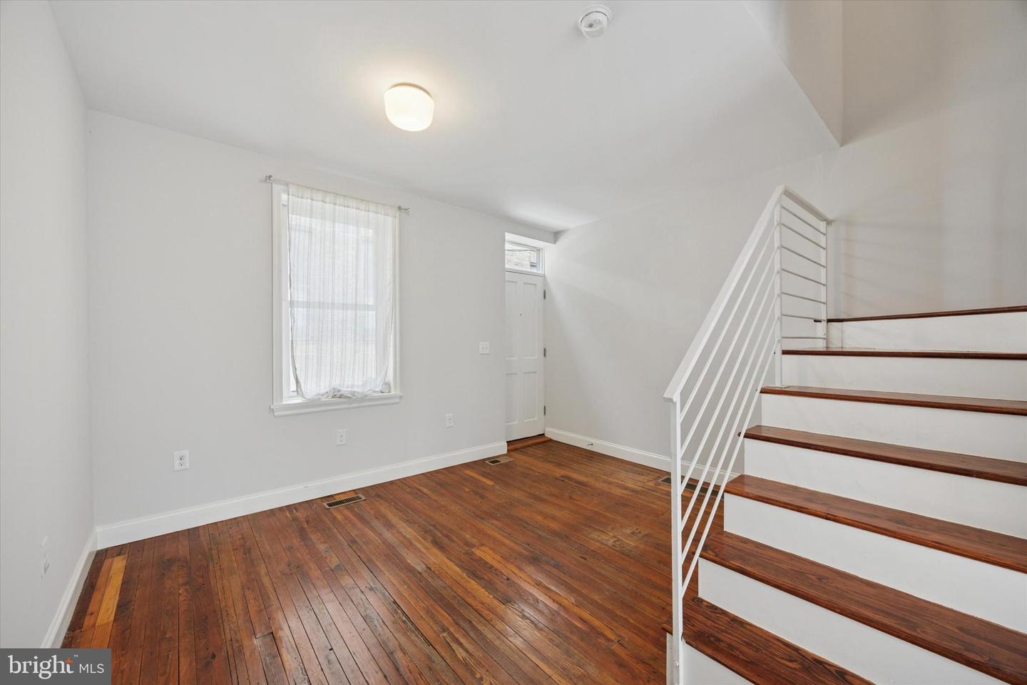 1112 Webster St Property Photo 11