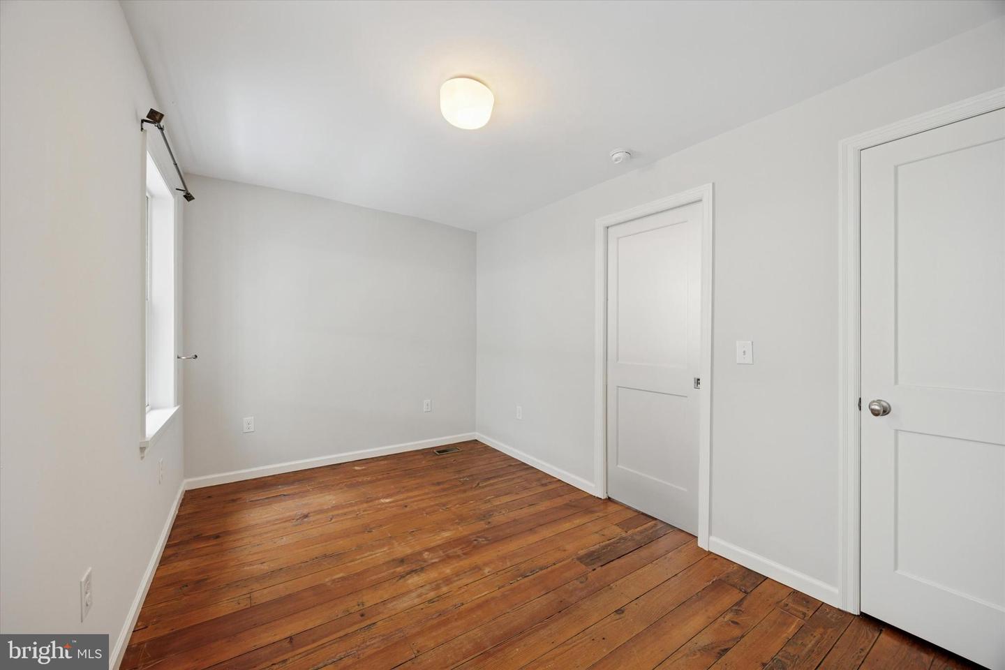 1112 Webster St Property Photo 14
