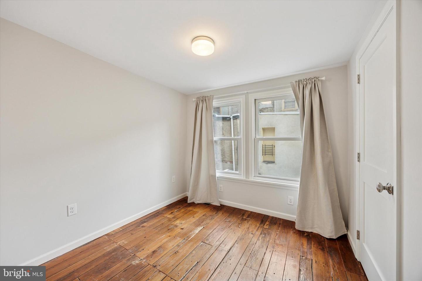 1112 Webster St Property Photo 20