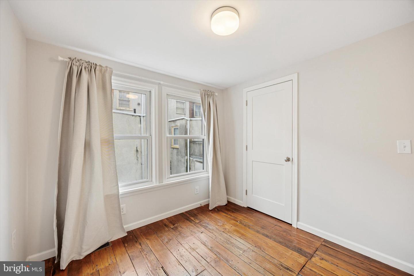1112 Webster St Property Photo 21