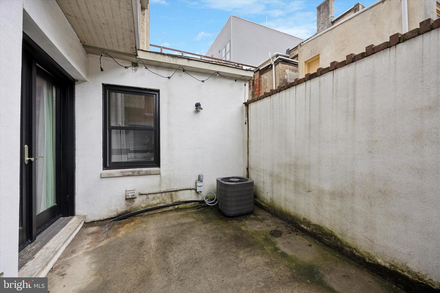 1112 Webster St Property Photo 22