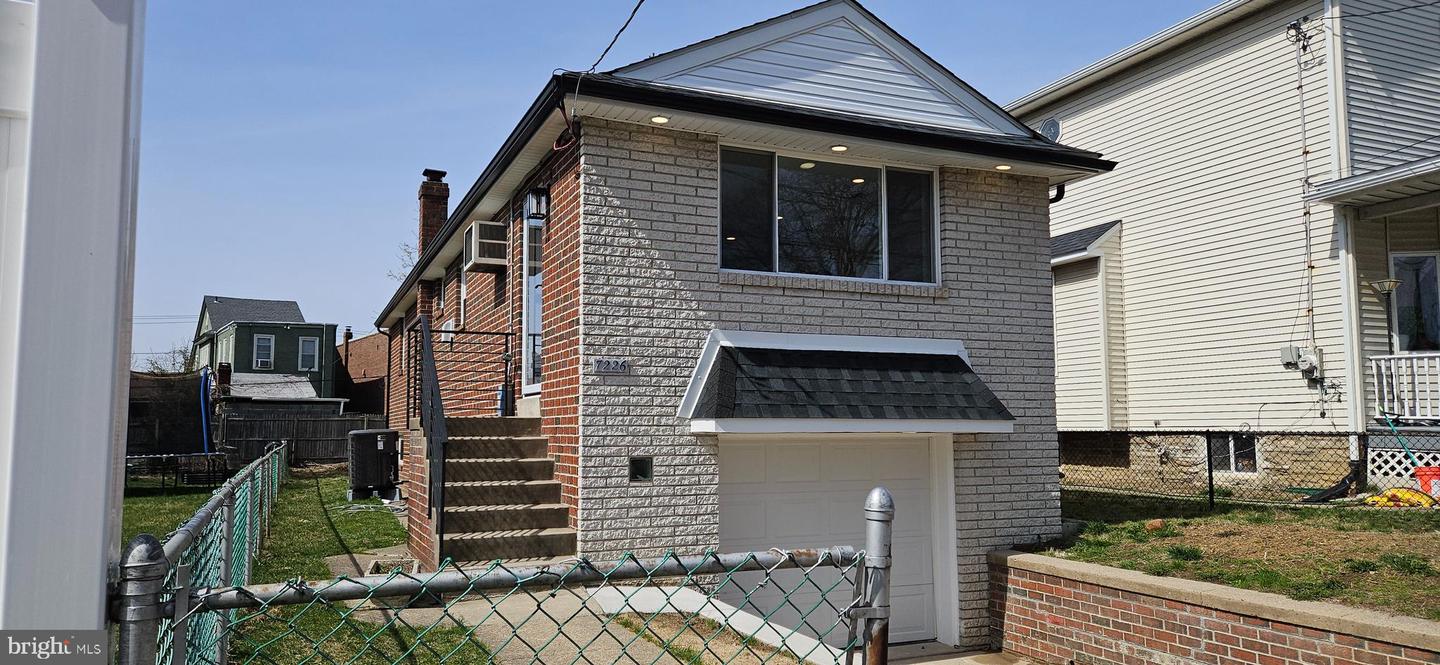 7226 Bingham St Property Photo