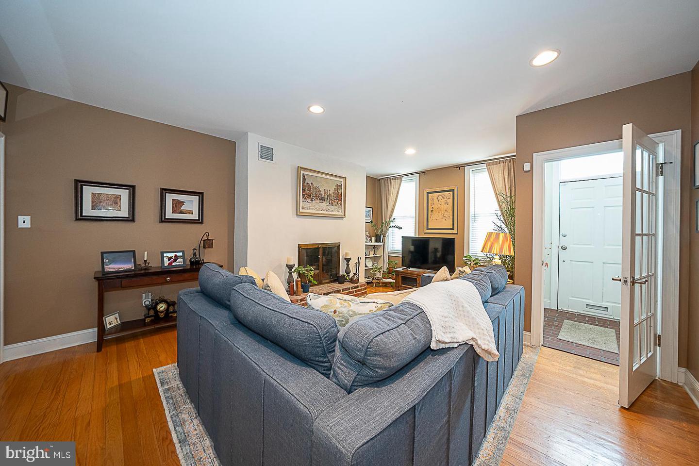 2317 Fairmount Ave Property Photo