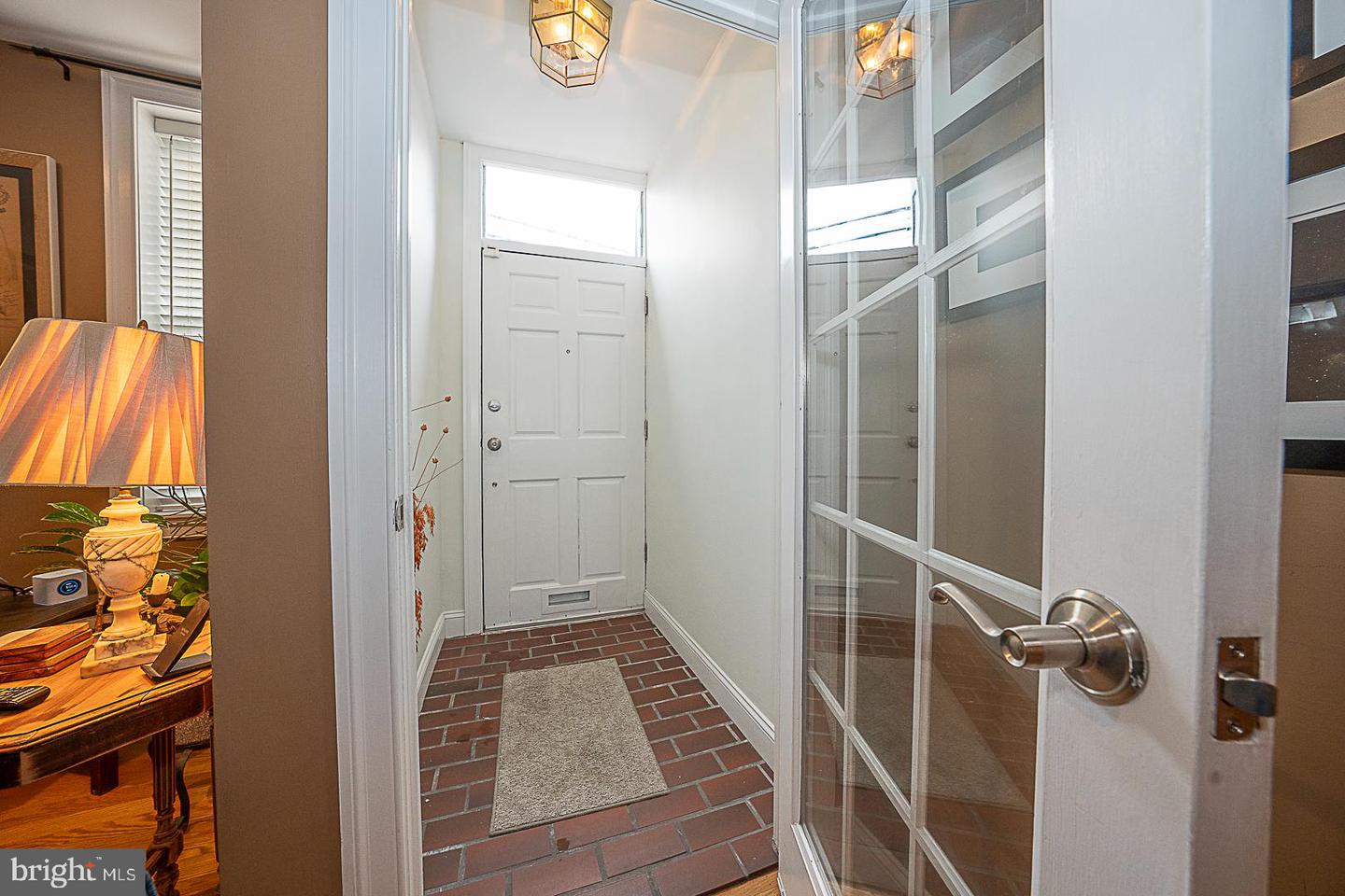 2317 Fairmount Ave Property Photo 2