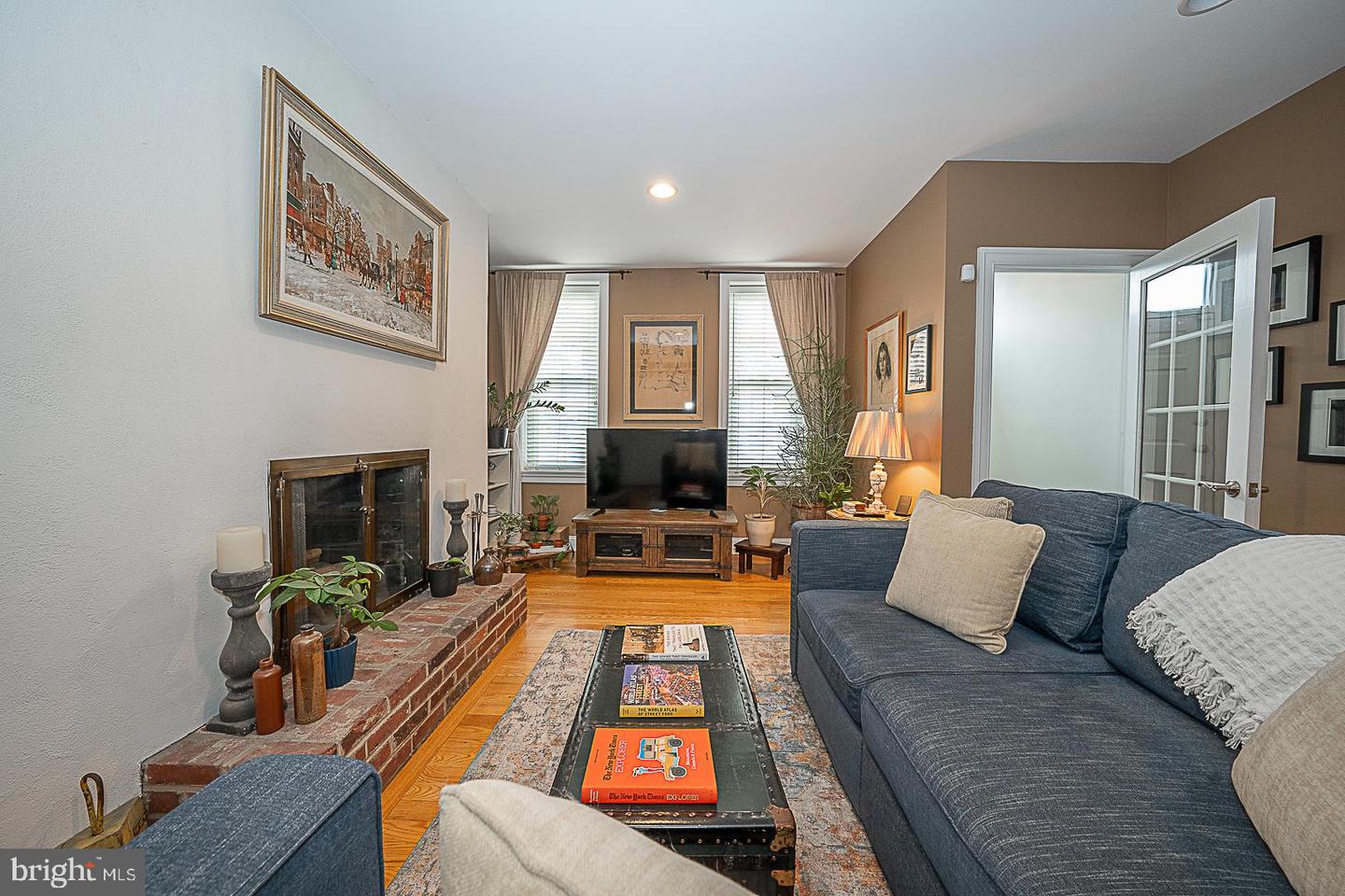 2317 Fairmount Ave Property Photo 9