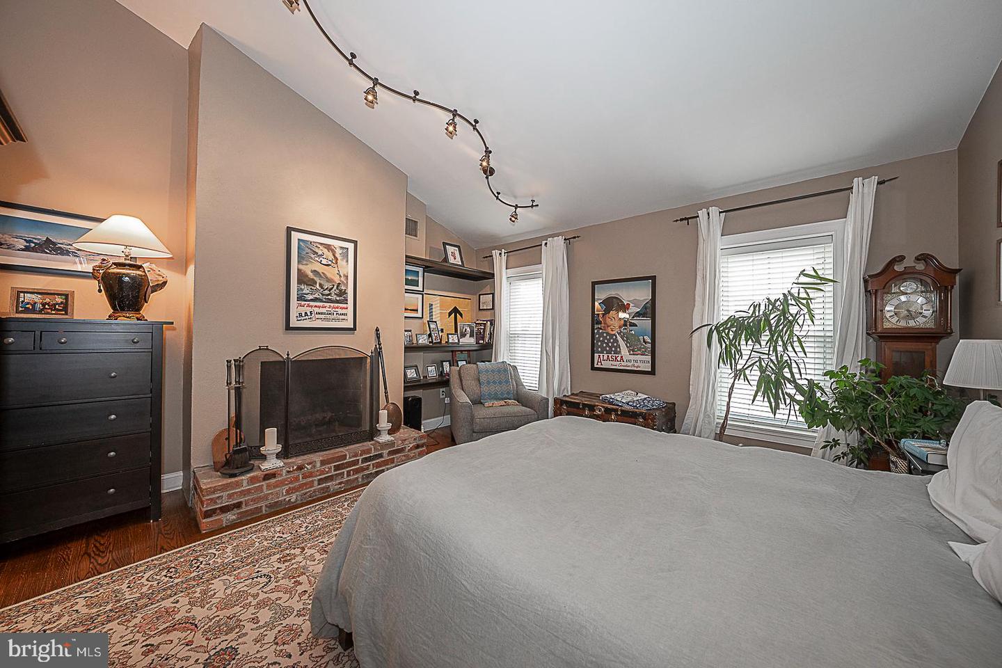 2317 Fairmount Ave Property Photo 35