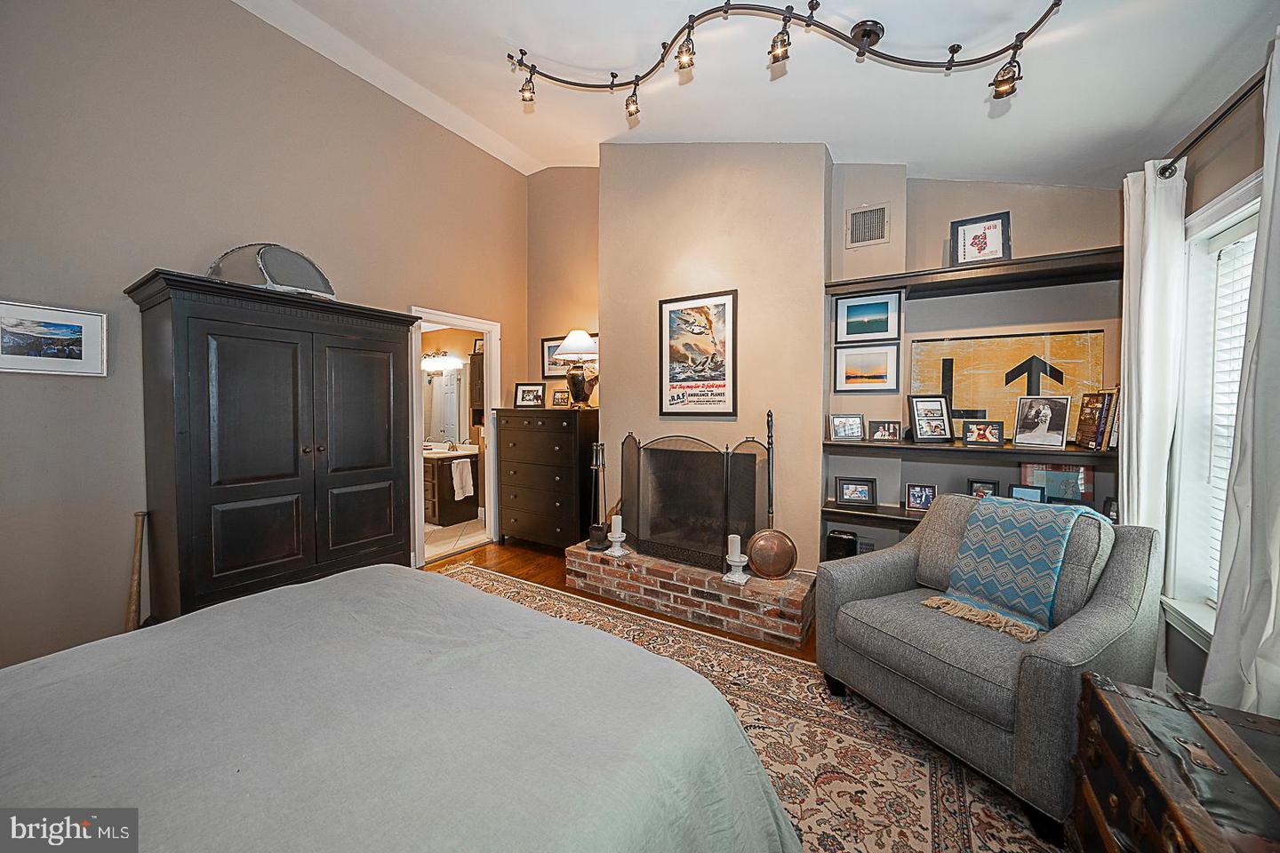 2317 Fairmount Ave Property Photo 38