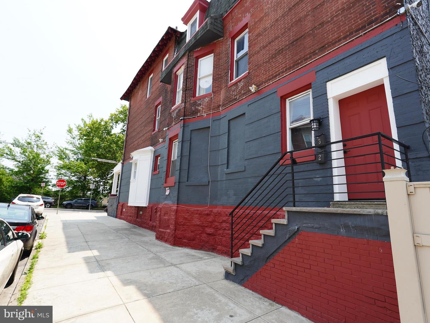 5013 Chester Ave Property Photo 4