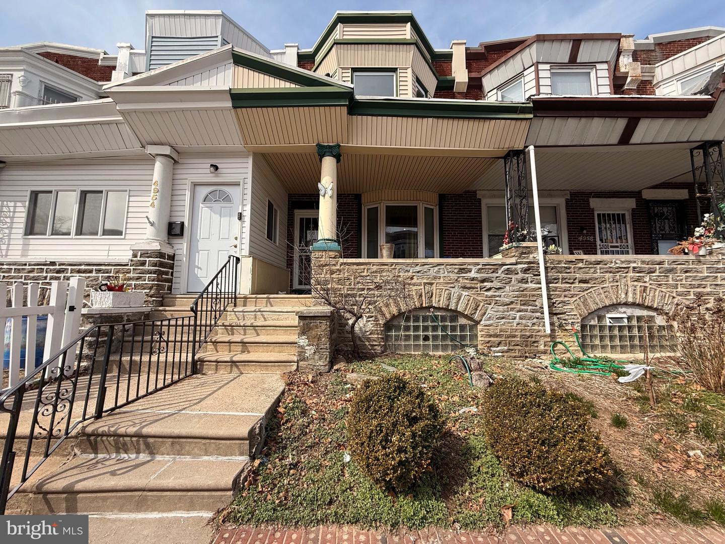 4956 N Hutchinson St Property Photo
