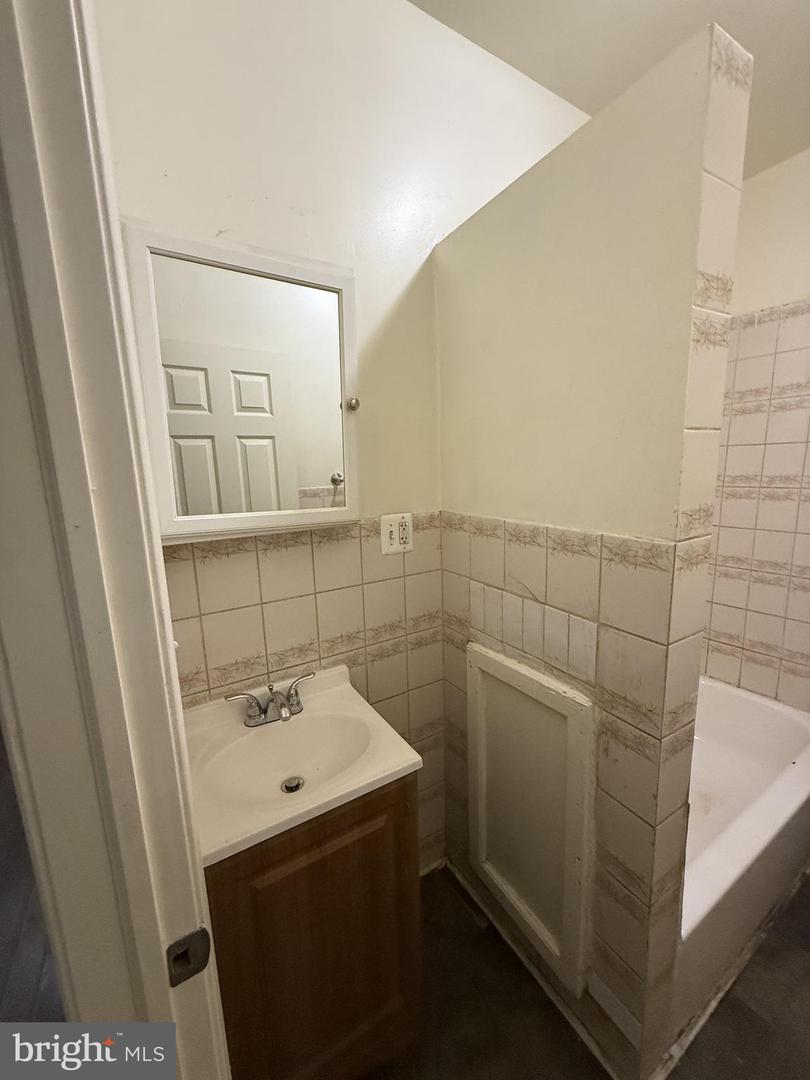 2244 N 12th St Property Photo 10