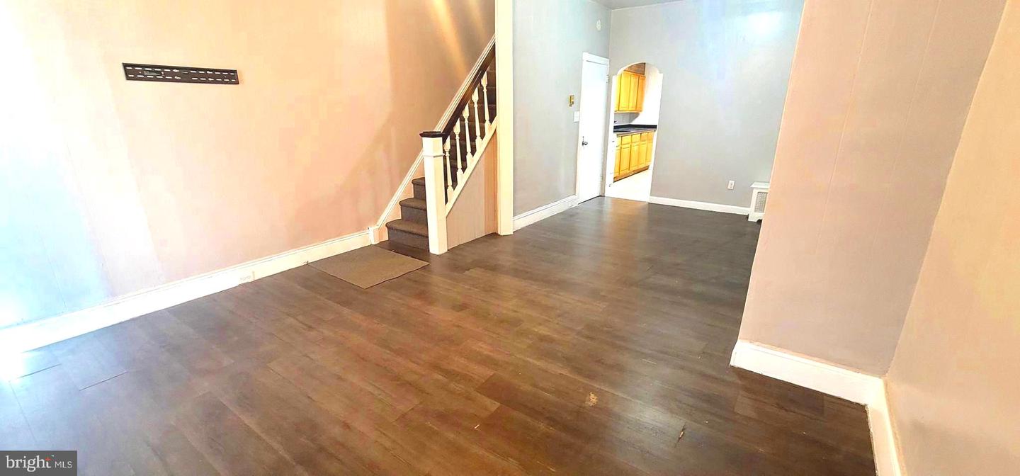 1451 S Etting St Property Photo 5